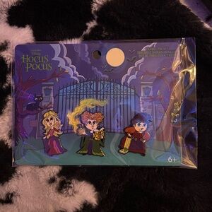 Hocus pocus lounge fly pin set